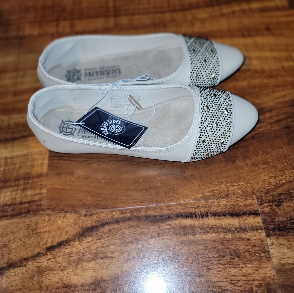 Harborside Girls flats, memory foam. Size 5.5, biegh w/Gold stones